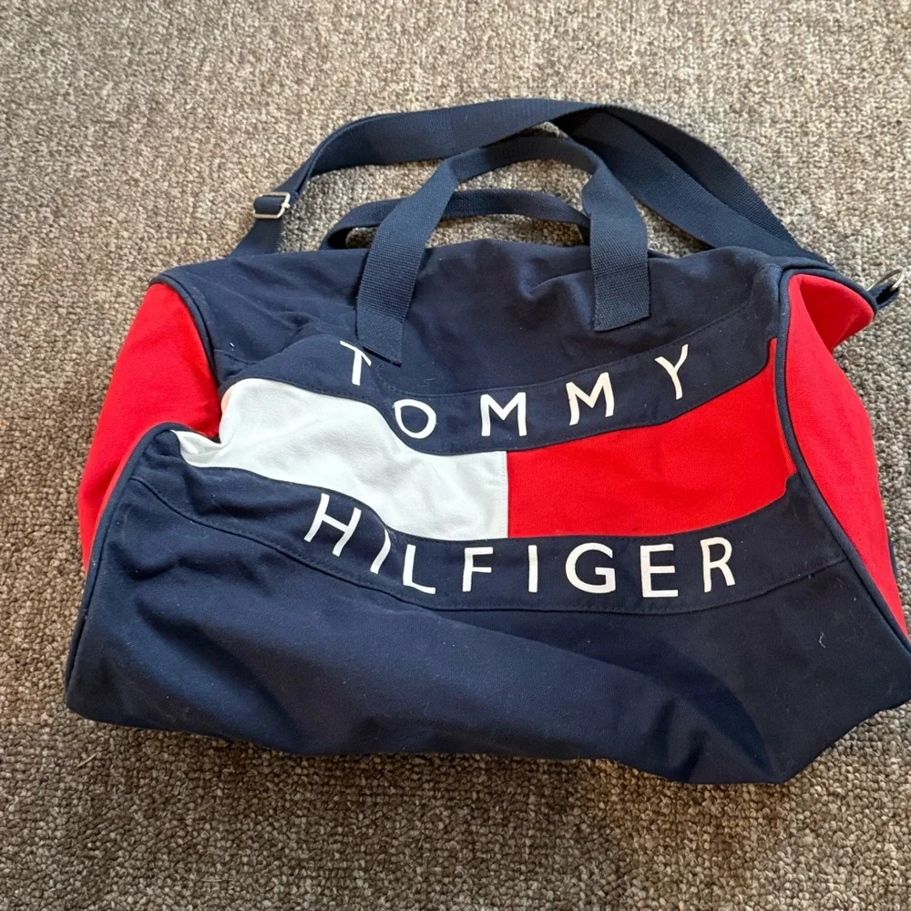 Tommy Hilfiger Navy Red Duffel Gym Bag Full Zip Has Stains See Photos‎
